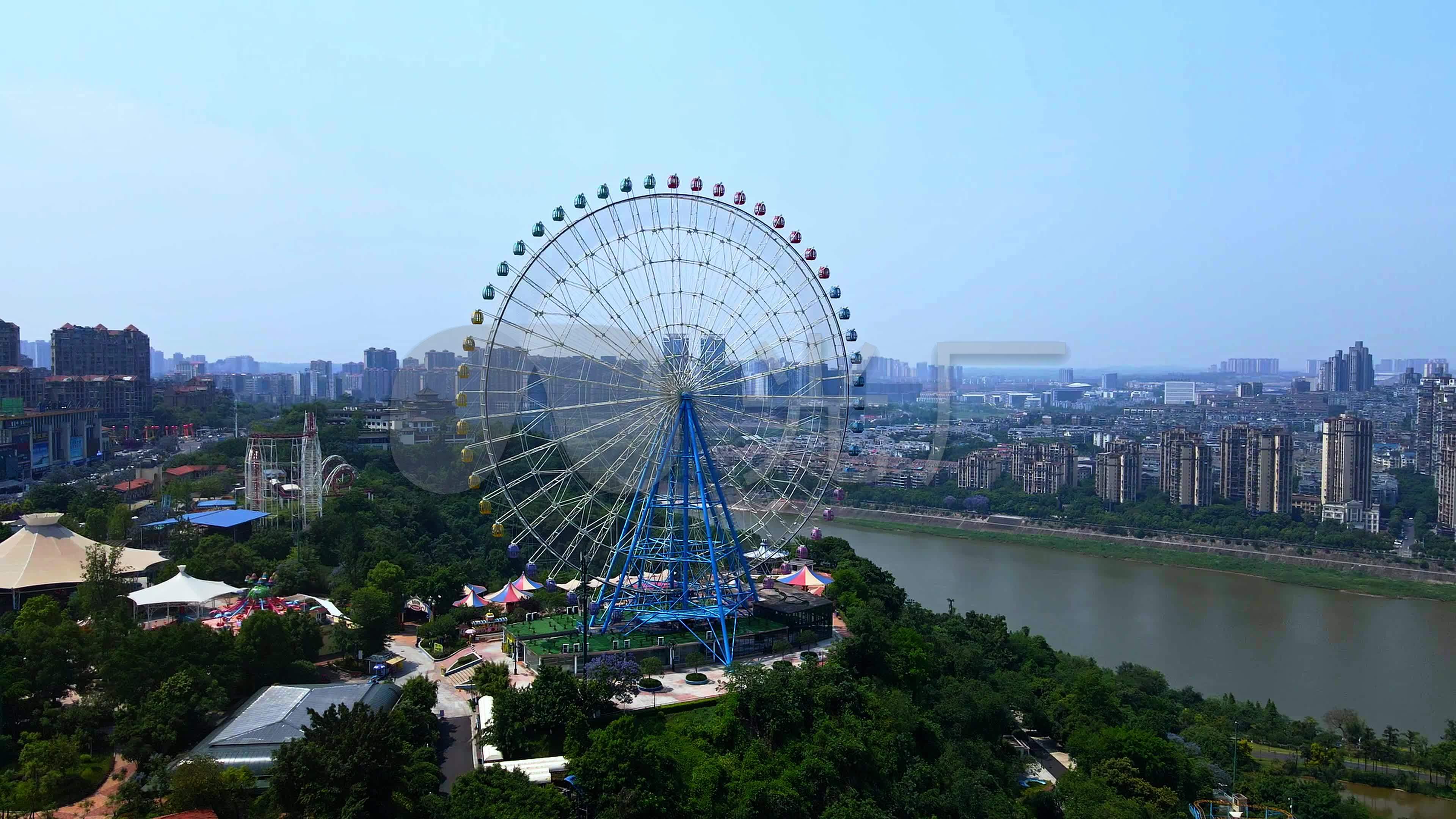 一分钟见证摩天轮安装全过程！龙潭中湖公园开园在即_北京游乐园