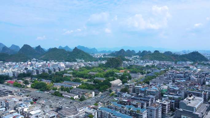 桂林独秀峰王城景区靖江王府航拍市区全景