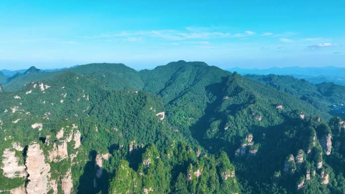 4K航拍张家界武陵源风景区群山8