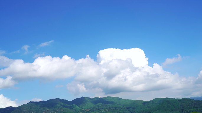 山上云朵延时天空蓝天白云乡村自然风光风景