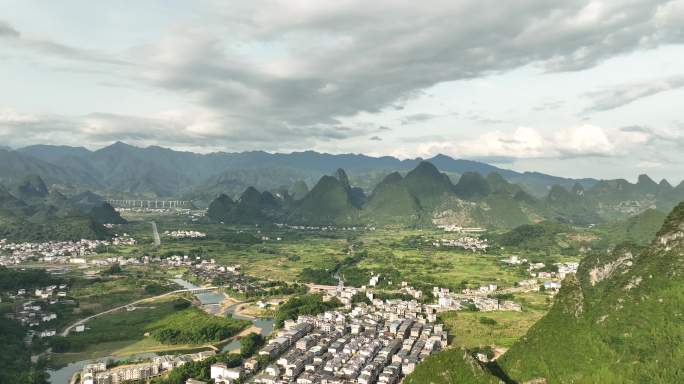 4K 广西桂林阳朔漓江航拍 老寨山