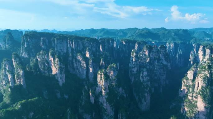 4K航拍张家界武陵源风景区群山7