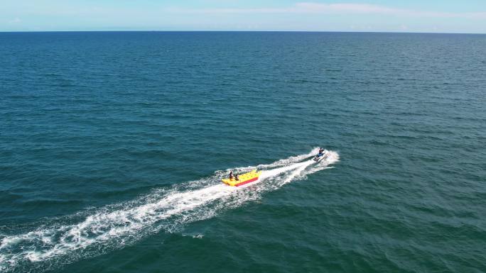 三亚海上娱乐香蕉船4K航拍