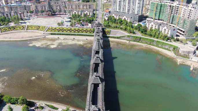 航拍湖南新晃晃州风雨桥古建筑 (6)