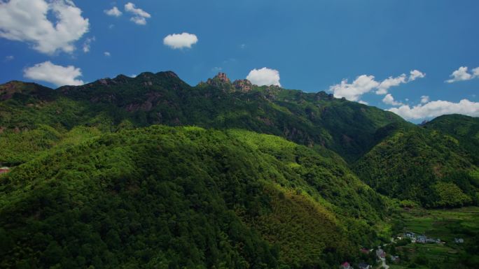 晴天多云山脉 九华山