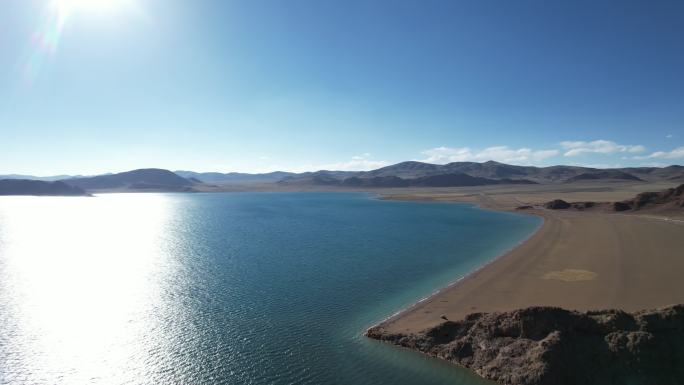 西藏石山湖泊