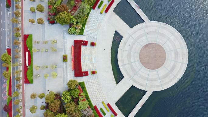 航拍江苏盐城人文景观聚龙湖水韵舞台