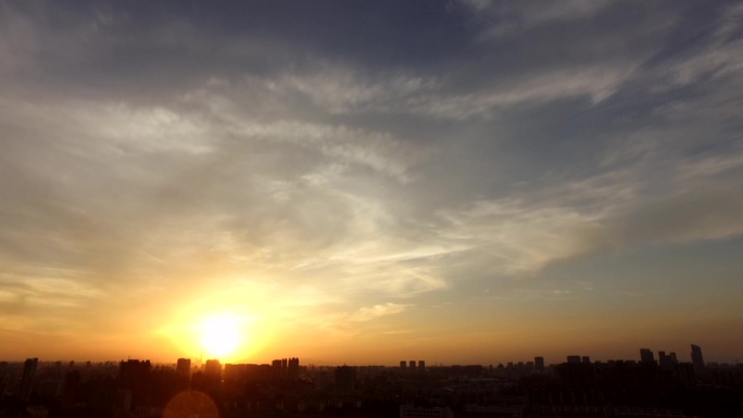 城市落日火烧天空傍晚朝霞晚霞夕阳西下旁晚