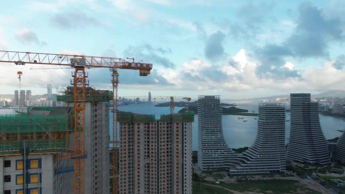 厦门海湾正在建造的居民楼