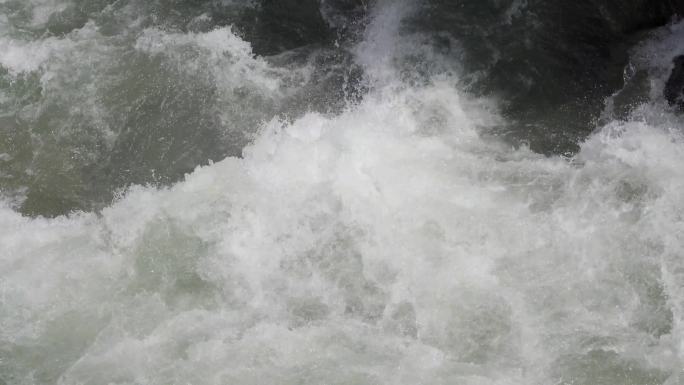 浪花 奔腾 波涛汹涌 激浪 急流 危险