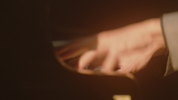 【质感】一双弹钢琴的手