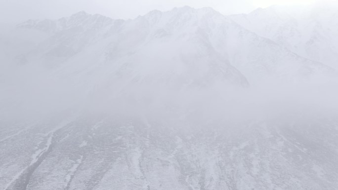 雪山风景 高原大雪 云雾航拍4K可调色