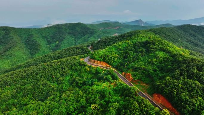 雨后中条山公路