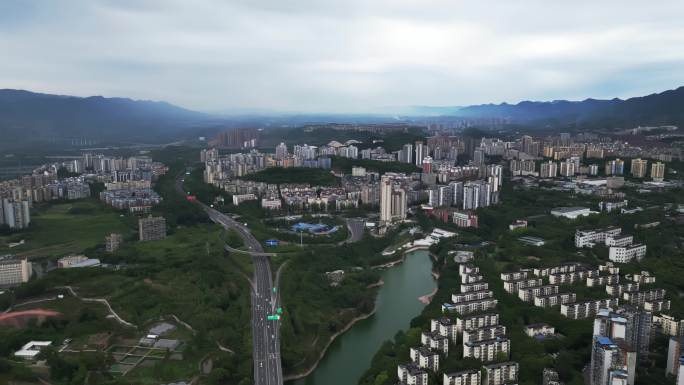 重庆北碚城市风光车流航拍延时