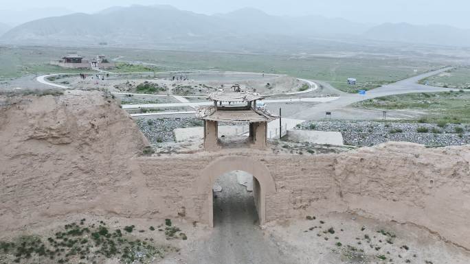 航拍甘肃龟城永泰古城墙城门