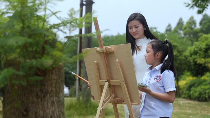 【4K】美女老师教孩子画画