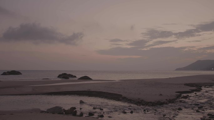 海边浅滩海浪黄昏