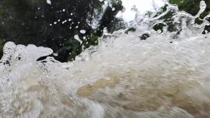 水波水头水浪花湍流急流河水急流激情澎湃