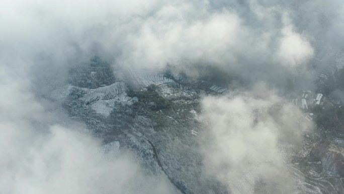 浙江东白山雪后电力风车云海风光航拍