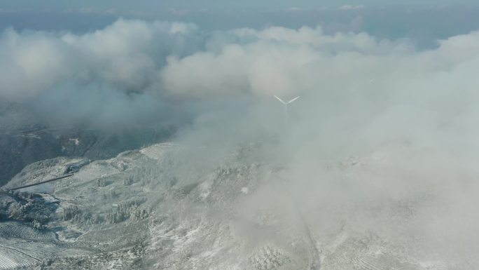 浙江东白山雪后电力风车云海风光4K航拍