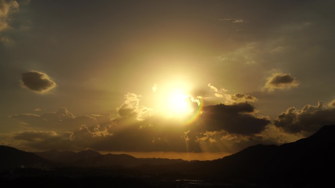 黄昏天空阳光唯美山上太阳日落夕阳日出光芒