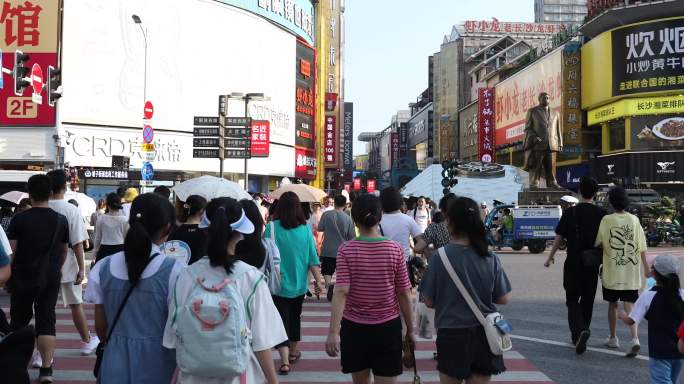 【4K】五一广场IFS人流车流人来人往