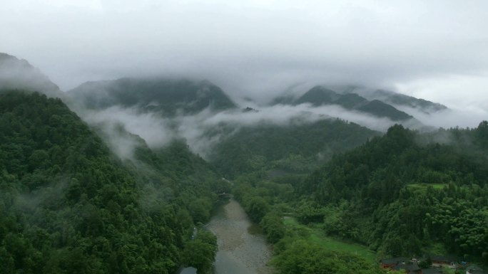 梵净山群山云海 河流村庄 人间仙境