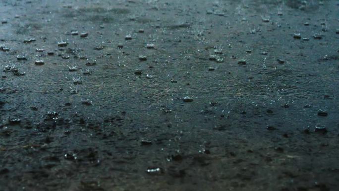 下雨 雨水