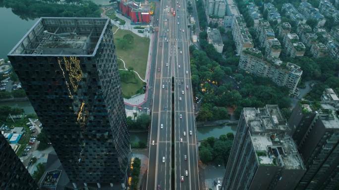 高楼林立成都二环路交通繁忙航拍城市风景