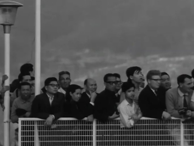 60年代香港机场迎接皇室 专机抵达香港