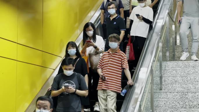 上海地铁拥挤人上下班