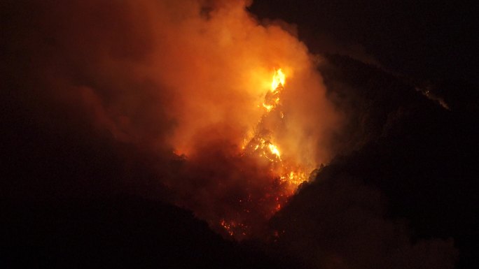 重庆北碚山火实拍素材