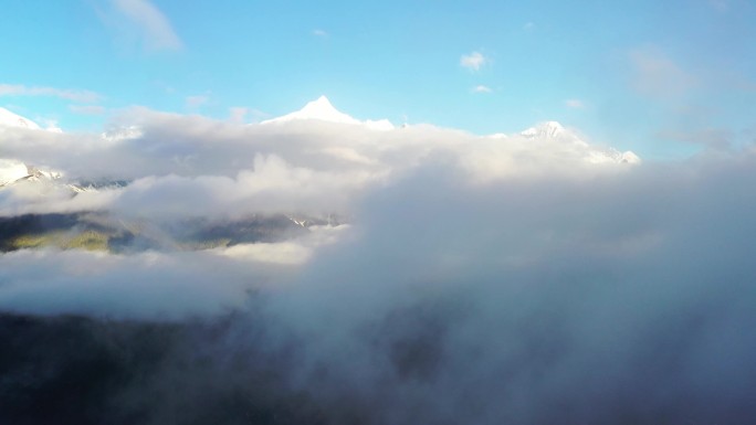 梅里雪山云海日出