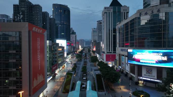 深圳华强北步行街夜景低空航拍