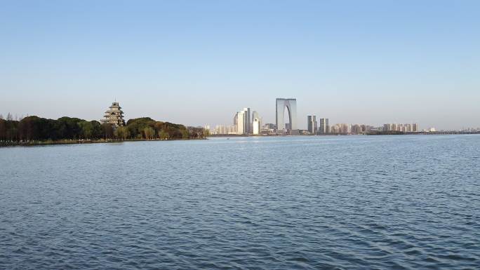 苏州金鸡湖东方之门与桃花岛风景区