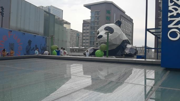 成都IFS大熊猫雕塑形象展示素材