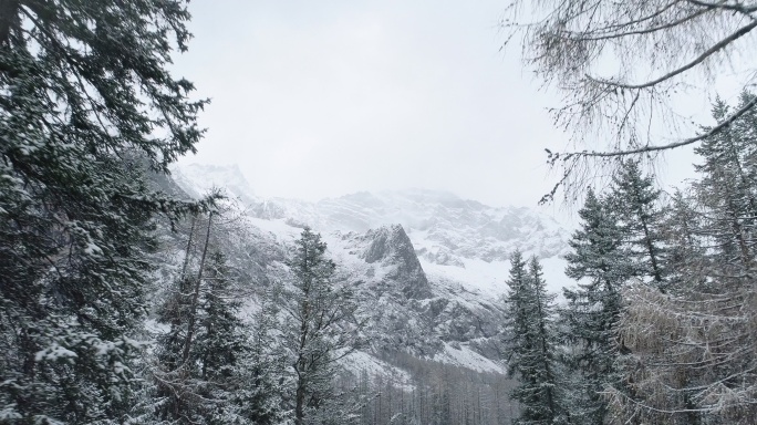 四姑娘山景区雪景