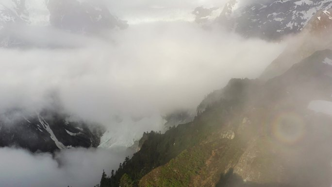 梅里雪山斯农山脊