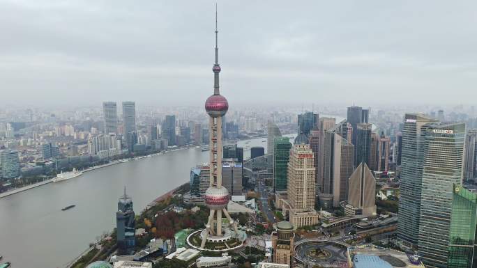 上海黄浦江景与陆家嘴金融区建筑风光