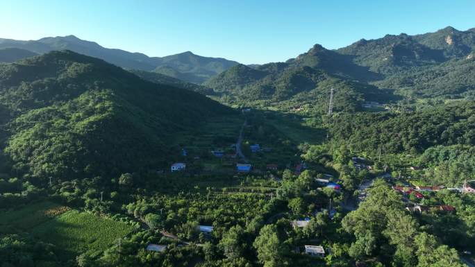 航拍辽宁千山积翠门景区风光