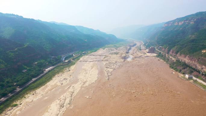 黄河壶口瀑布黄河水