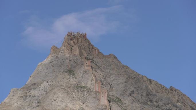 航拍陡峭大山延时