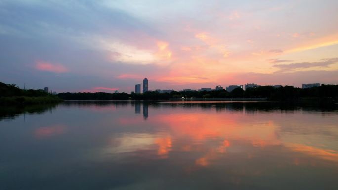 广州海珠湖航拍公园珠江新城夕阳