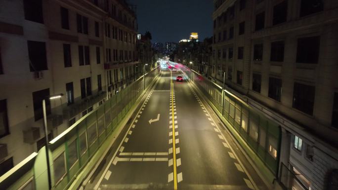 航拍广州珠江边街道车流夜景