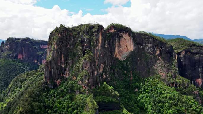 丹霞地貌奇峰林立山河壮阔