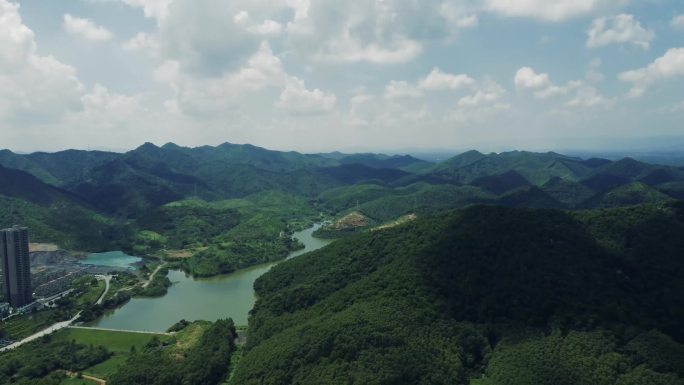 4k森林大自然山峰村庄航拍