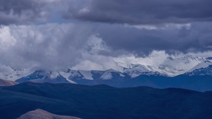 加乌拉山口云山雾绕4K延时视频素材