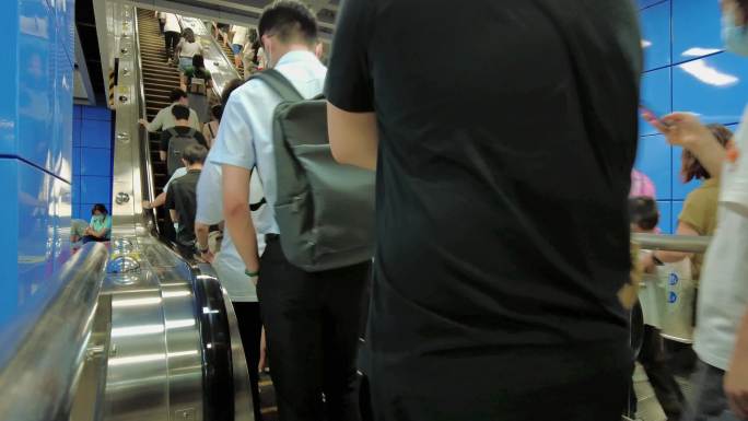 广州地铁上下班高峰期客流人群人流脚步延时