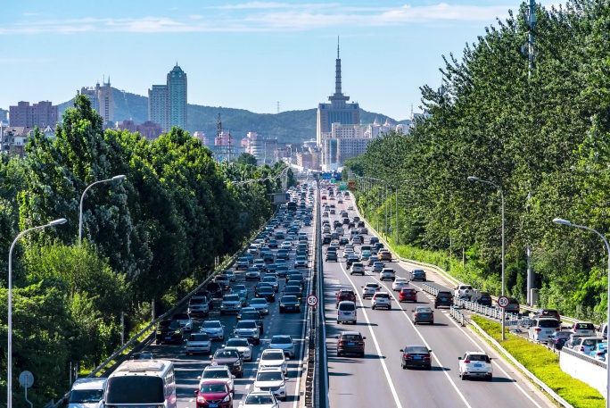 大连东快路车流延时摄影