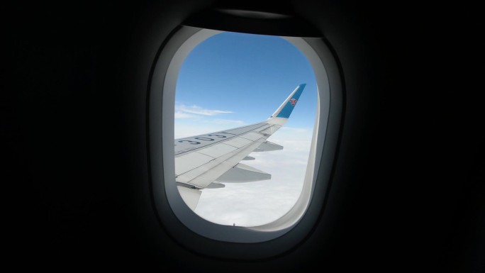 飞机舷窗